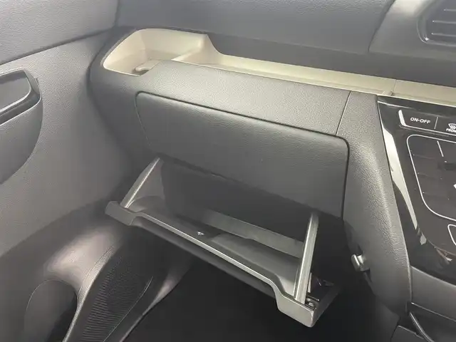 三菱 デリカミニ G プレミアム 熊本県 2023(令5)年 0.1万km アメジストブラック バンパーガード/純正ディスプレイオーディオ/・Bluetooth/USB/Apple CarPlay/Android Auto/・全方位カメラ/衝突軽減ブレーキ/車線逸脱警報/速度標識表示/道路標識表示/MI-PILOT/コーナーセンサー/インテリジェントルームミラー/両側パワースライドドア/ハーフレザーシート/・D/Nシートヒーター/ステアリングヒーター/両側パワースライドドア/ビルトインETC/オートライト/LEDヘッドライト/フォグランプ/ヘッドライトレベライザー/電子パーキング/純正フロアマット/スマートキー/プッシュスタート