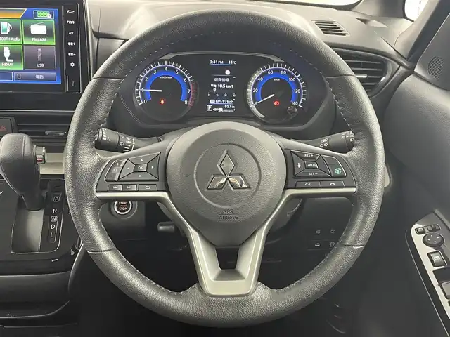 三菱 デリカミニ G プレミアム 熊本県 2023(令5)年 0.1万km アメジストブラック バンパーガード/純正ディスプレイオーディオ/・Bluetooth/USB/Apple CarPlay/Android Auto/・全方位カメラ/衝突軽減ブレーキ/車線逸脱警報/速度標識表示/道路標識表示/MI-PILOT/コーナーセンサー/インテリジェントルームミラー/両側パワースライドドア/ハーフレザーシート/・D/Nシートヒーター/ステアリングヒーター/両側パワースライドドア/ビルトインETC/オートライト/LEDヘッドライト/フォグランプ/ヘッドライトレベライザー/電子パーキング/純正フロアマット/スマートキー/プッシュスタート