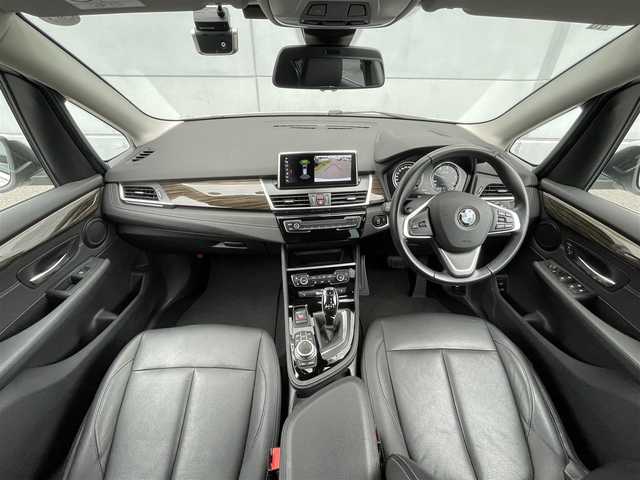 ＢＭＷ ２１８ｄ アクティブツアラー ラグジュアリー 千葉県 2020(令2)年 3.9万km ミネラルホワイト レザーシート/電動リアゲート/iDrive/(Bluetooth/USB)/インテリジェントセーフティ/バックカメラ/PDC/速度警告/メモリー付パワーシート/シートヒーター/コンフォートアクセス/ETC/純正フロアマット/純正17インチアルミホイール/保証書/取扱説明書/スペアキー