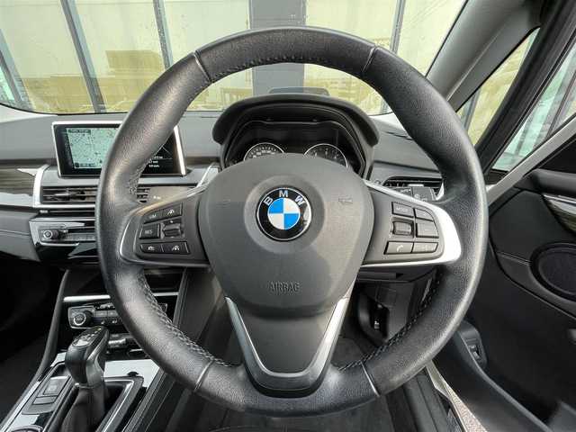 ＢＭＷ ２１８ｄ アクティブツアラー ラグジュアリー 石川県 2015(平27)年 6.6万km 白 コンフォートアクセス/黒革シート/電動メモリシート/シートヒーター/純正ナビ/Bluetooth/CD/DVD/フルセグTV/インナーミラー型ETC/アダプティブクルーズコントロール/電動リアゲート/後方クリアランスソナー/バックカメラ/ヘッドアップディスプレイ/インテリジェントセーフティ/衝突軽減ブレーキ/車線逸脱警告/スマートキー/プッシュスタート/アイドリングストップ