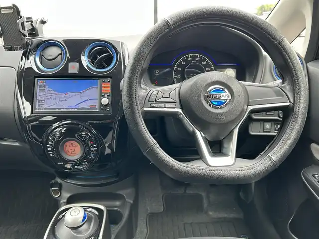 日産 ノート e－パワー X 島根県 2020(令2)年 1.4万km スーパーブラック エマージェンシーブレーキ/純正ナビ/CD/ワンセグTV/アラウンドビューモニター/デジタルインナーミラー/ステアリングスイッチ/ドライブレコーダー/オートライト/オートハイビーム/ETC/スマートキー/スペアキー /プッシュスタート/レーンキープ/取り扱い説明書/保証書