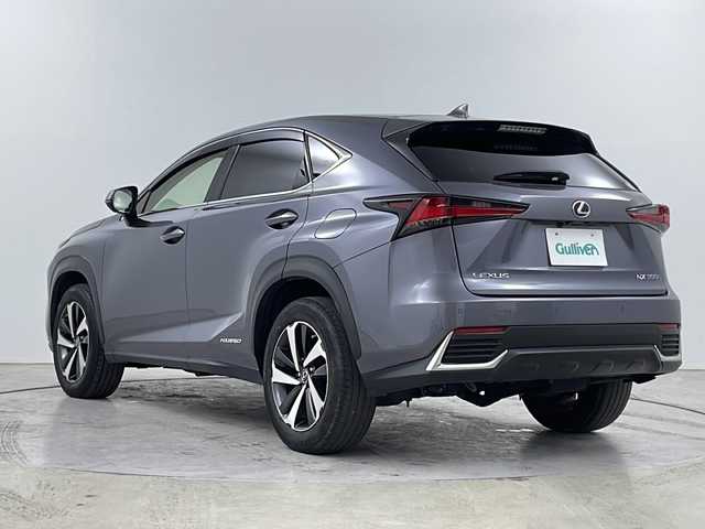 レクサス ＮＸ 300h バージョンL 道央・札幌 2018(平30)年 3.8万km マーキュリーグレーマイカ ・４WD   ハイブリッド/・Lexus Safety System＋/・レーダークルーズコントロール/・プリクラッシュセーフティ/・パーキングサポートブレーキ/・ムーンルーフ/・純正14インチディスプレイ ナビ/・BD.DVD.CD.フルセグ/・Bluretooth/USB/・バックカメラ/・パワーバックドア /・ベンチレーション/・全席席パワーシート/シートヒーター/・レザーシート/ステアリングヒーター/・ドライブレコーダー前後式/・三眼フルLEDヘッドライト/オートライト/・オートハイビーム/・ビルトインETC
