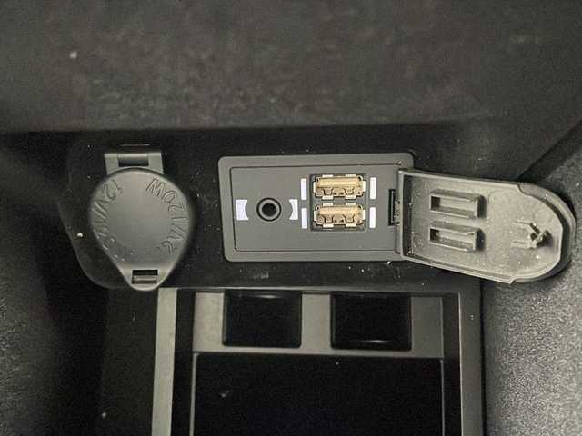 レクサス ＮＸ 300h バージョンL 道央・札幌 2018(平30)年 3.8万km マーキュリーグレーマイカ ・４WD   ハイブリッド/・Lexus Safety System＋/・レーダークルーズコントロール/・プリクラッシュセーフティ/・パーキングサポートブレーキ/・ムーンルーフ/・純正14インチディスプレイ ナビ/・BD.DVD.CD.フルセグ/・Bluretooth/USB/・バックカメラ/・パワーバックドア /・ベンチレーション/・全席席パワーシート/シートヒーター/・レザーシート/ステアリングヒーター/・ドライブレコーダー前後式/・三眼フルLEDヘッドライト/オートライト/・オートハイビーム/・ビルトインETC