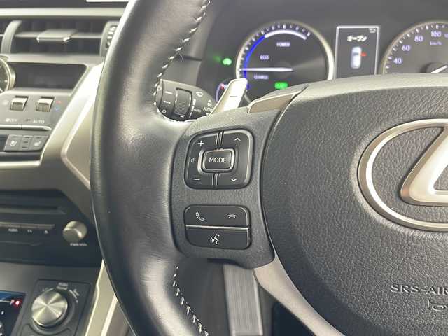 レクサス ＮＸ 300h バージョンL 道央・札幌 2018(平30)年 3.8万km マーキュリーグレーマイカ ・４WD   ハイブリッド/・Lexus Safety System＋/・レーダークルーズコントロール/・プリクラッシュセーフティ/・パーキングサポートブレーキ/・ムーンルーフ/・純正14インチディスプレイ ナビ/・BD.DVD.CD.フルセグ/・Bluretooth/USB/・バックカメラ/・パワーバックドア /・ベンチレーション/・全席席パワーシート/シートヒーター/・レザーシート/ステアリングヒーター/・ドライブレコーダー前後式/・三眼フルLEDヘッドライト/オートライト/・オートハイビーム/・ビルトインETC