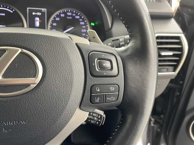 レクサス ＮＸ 300h バージョンL 道央・札幌 2018(平30)年 3.8万km マーキュリーグレーマイカ ・４WD   ハイブリッド/・Lexus Safety System＋/・レーダークルーズコントロール/・プリクラッシュセーフティ/・パーキングサポートブレーキ/・ムーンルーフ/・純正14インチディスプレイ ナビ/・BD.DVD.CD.フルセグ/・Bluretooth/USB/・バックカメラ/・パワーバックドア /・ベンチレーション/・全席席パワーシート/シートヒーター/・レザーシート/ステアリングヒーター/・ドライブレコーダー前後式/・三眼フルLEDヘッドライト/オートライト/・オートハイビーム/・ビルトインETC
