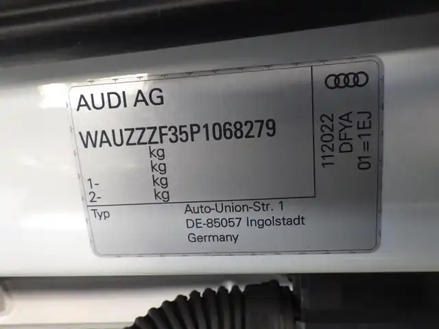 アウディ Ｑ３ 35TFSI アドバンスド 千葉県 2023(令5)年 2.1万km グレイシアホワイトメタリック Audiプレセンス/サイドアシスト/アダプティブドライビングアシスト/パーキングエイド/ワイヤレス充電/パワーバックドア/ブラックレザーシート/前席パワーシート/シートヒーター/純正ナビ/【Bluetooth接続】/360°カメラ/革巻きステアリング/ドライブレコーダー（前後撮影）/ETC（2.0）/LEDヘッドライト/ウインカーミラー/コーナーセンサー/純正17インチアルミホイル/サイド/カーテンエアバッグ/スマートキー/自社名変中