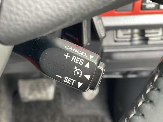 トヨタ ヴォクシー ZS 秋田県 2017(平29)年 7.5万km ブラック 登録時走行距離74373km/４WD/社外メモリナビ/CD/DVD/Bluetooth/フルセグTV/後部用モニター/バックカメラ/ETC/前方ドライブレコーダー/横滑り防止装置/盗難防止装置/レーンキープアシスト/衝突被害軽減システム/両側パワースライドドア/オートライト/オートマチックハイビーム/LEDヘッドライト/フォグランプ/スマートキー/スペアキー/エンジンスターター