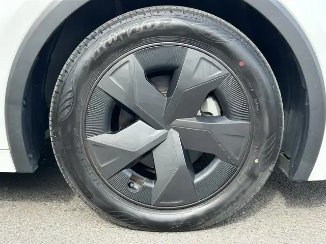 トヨタ プリウス U 佐賀県 2023(令5)年 0.8万km プラチナホワイトパールマイカ トヨタセーフティセンス/・プリクラッシュセーフティー/・レーントレーシングアシスト/・クリアランスソナー/・ロードサインアシスト/８型ディスプレイオーディオ/・Bluetooth/・フルセグ/バックカメラ/革巻きステアリング/ステアリングリモコン/ETC2.0/レーダークルーズコントロール/シートリフター/オートリトラミラー/プッシュスタート/スマートキー/スペアキー×１