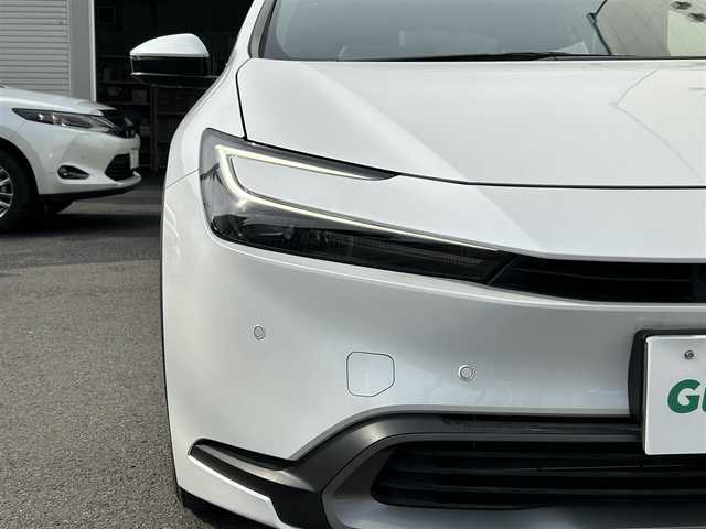 トヨタ プリウス U 佐賀県 2023(令5)年 0.8万km プラチナホワイトパールマイカ トヨタセーフティセンス/・プリクラッシュセーフティー/・レーントレーシングアシスト/・クリアランスソナー/・ロードサインアシスト/８型ディスプレイオーディオ/・Bluetooth/・フルセグ/バックカメラ/革巻きステアリング/ステアリングリモコン/ETC2.0/レーダークルーズコントロール/シートリフター/オートリトラミラー/プッシュスタート/スマートキー/スペアキー×１