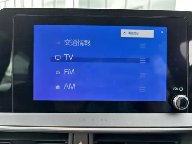 トヨタ プリウス U 佐賀県 2023(令5)年 0.8万km プラチナホワイトパールマイカ トヨタセーフティセンス/・プリクラッシュセーフティー/・レーントレーシングアシスト/・レーダークルーズコントロール/・オートマチックハイビーム/クリアランスソナー/純正ディスプレイオーディオ/・バック/フロント/サイドカメラ/・フルセグTV/BT/純正キャップ付き17インチAW/革巻きステアリング/ステアリングスイッチ/ETC2.0/100V電源/電動格納ミラー/プッシュスタート/スマートキー/スペアキー×１
