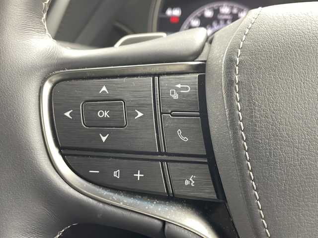 レクサス ＬＳ 500 バージョンL 兵庫県 2018(平30)年 6万km ブラック ・純正ナビ/Bluetoothオーディオ/CD/DVD再生/USB接続/・モデリスタエアロパーツ（リア）/・Lexus Safety System + A/・PCS（プリクラッシュセーフティ）/・FCTA（フロントクロストラフィックアラート）/・LTA（レーントレーシングアシスト）/・AHS（アダプティブハイビームシステム）/・RSA（ロードサインアシスト）/・レーダークルーズコントロール（全車速追従機能付き）/・先行車発進告知機能/・ドライバー異常時対応システム/・BSM（ブラインドスポットモニター）/・前後コーナーセンサー/・ムーンルーフ/・AC100V電源/・アイドリングストップ/・パノラミックビューモニター/・パワーバックドア/・デジタルインナーミラー/・黒レザーシート/・シートベンチレーション（全席）/・パワーシート（全席）/・パドルシフト/・ビルトインETC2.0/・ヘッドアップディスプレイ（HUD）/・前後ドライブレコーダー/・三眼LEDヘッドライト/・AACエアコン/・スマートキー/・スペアキー