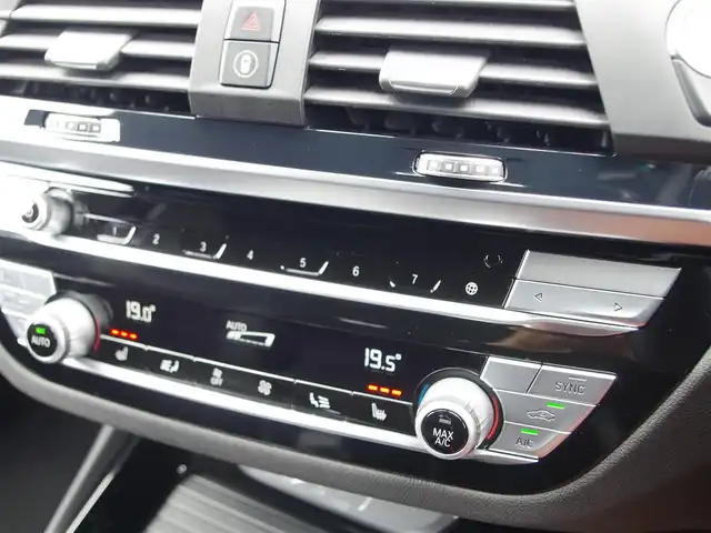 ＢＭＷ Ｘ３ 埼玉県 2021(令3)年 4.1万km 黒 ブラックハーフレザーシート/アダプティブクルーズコントロール/全周囲カメラ/ヘッドアップディスプレイ/ブラインドスポットモニター/Bluetooth/フルセグTV/シートHI/電動リアゲート/置くだけ充電/ETC/ドラレコ
