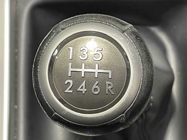 スバル インプレッサ ＷＲＸ 宮城県 2011(平23)年 6.8万km サテンホワイトパール 6MT/4WD/ターボ/レカロシート（半革）/エグザスエボチューンマフラー/純正ナビ/フルセグTV/Bluetooth/アンチロック・ブレーキ・システム/キセノンライト/オートライト/プッシュスタート/スマートキー/純正エアロパーツ/純正アルミホイール/純正ETC/横滑り防止装置/純正フロアマット