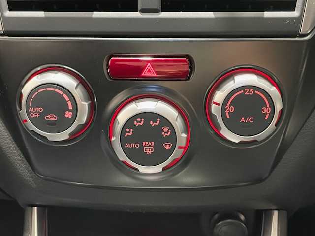 スバル インプレッサ ＷＲＸ 宮城県 2011(平23)年 6.8万km サテンホワイトパール 6MT/4WD/ターボ/レカロシート（半革）/エグザスエボチューンマフラー/純正ナビ/フルセグTV/Bluetooth/アンチロック・ブレーキ・システム/キセノンライト/オートライト/プッシュスタート/スマートキー/純正エアロパーツ/純正アルミホイール/純正ETC/横滑り防止装置/純正フロアマット