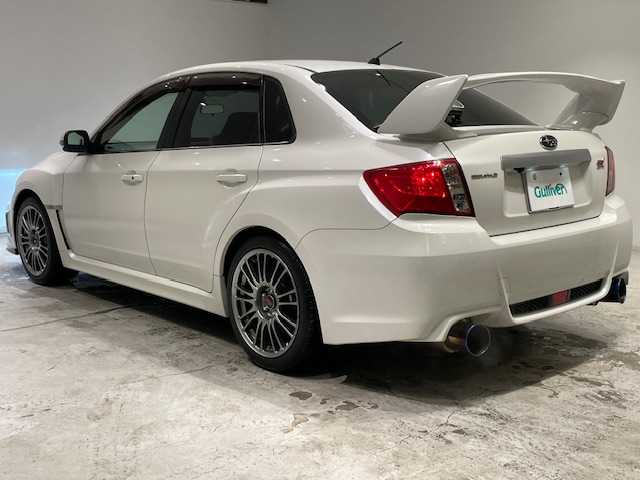 スバル インプレッサ ＷＲＸ 宮城県 2011(平23)年 6.8万km サテンホワイトパール 6MT/4WD/ターボ/レカロシート（半革）/エグザスエボチューンマフラー/純正ナビ/フルセグTV/Bluetooth/アンチロック・ブレーキ・システム/キセノンライト/オートライト/プッシュスタート/スマートキー/純正エアロパーツ/純正アルミホイール/純正ETC/横滑り防止装置/純正フロアマット