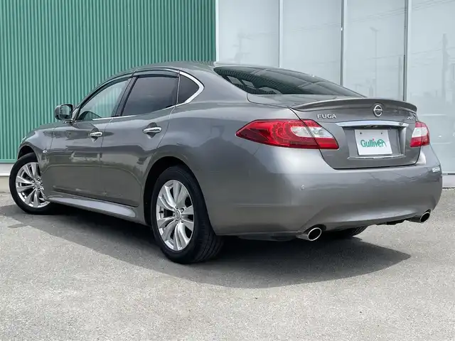 日産 フーガ 250GT 福岡県 2010(平22)年 4万km ブレードシルバー 純正SDナビ(BT、フルセグTV、CD)/バックカメラ/ビルトインETC/クルーズコントロール/カーテンエアバッグ/パワーシート(D＋N席)/ハーフレザーシート/オットマン(N席)/オートライト/オートマチックハイビーム/ABS/AFS/盗難防止装置/前後コーナーセンサー/スマートキー/純正フロアマット/純正アルミホイール/キセノンライト