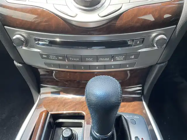 日産 フーガ 250GT 福岡県 2010(平22)年 4万km ブレードシルバー 純正SDナビ(BT、フルセグTV、CD)/バックカメラ/ビルトインETC/クルーズコントロール/カーテンエアバッグ/パワーシート(D＋N席)/ハーフレザーシート/オットマン(N席)/オートライト/オートマチックハイビーム/ABS/AFS/盗難防止装置/前後コーナーセンサー/スマートキー/純正フロアマット/純正アルミホイール/キセノンライト
