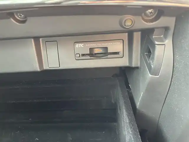 日産 フーガ 250GT 福岡県 2010(平22)年 4万km ブレードシルバー 純正SDナビ(BT、フルセグTV、CD)/バックカメラ/ビルトインETC/クルーズコントロール/カーテンエアバッグ/パワーシート(D＋N席)/ハーフレザーシート/オットマン(N席)/オートライト/オートマチックハイビーム/ABS/AFS/盗難防止装置/前後コーナーセンサー/スマートキー/純正フロアマット/純正アルミホイール/キセノンライト