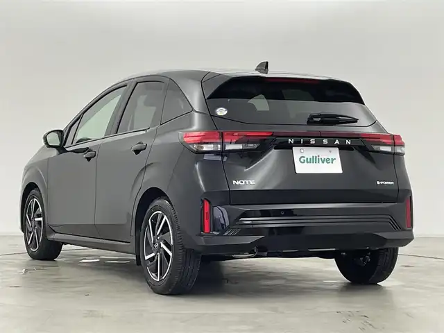 日産 ノート X 群馬県 2024(令6)年 0.5万km スーパーブラック アダプティブLEDヘッドライトシステム/LEDフォグランプ/16インチアルミホイール/インテリジェント アラウンドビューモニター/インテリジェント ルームミラー /ステアリングスイッチ/USB電源ソケット(タイプA 1個、タイプC 1個) /ワイヤレス充電器/NissanConnectナビゲーションシステム(地デジ内蔵)/ETC2.0ユニット(ビルトインタイプ)/プロパイロット(ナビリンク機能付)/プロパイロット緊急停止支援システム(SOSコール機能付)/インテリジェント BSI(後側方衝突防止支援システム)/BSW(後側方車両検知警報)/RCTA(後退時車両検知警報)/=================/純正9インチナビ/AM/FM/BT/USB/HDMI/AppleCarPlay/AndroidAuto/フルセグ/インテリジェントエマージェンシーブレーキ/踏み間違い衝突防止アシスト/標識検知機能/インテリジェントFCW(前方衝突予測警報)/LDW(車線逸脱警報)/インテリジェントDA(ふらつき警報)/インテリジェントLI (車線逸脱防止支援システム)/フロント&バックソナー/スマートキー/プッシュスタート