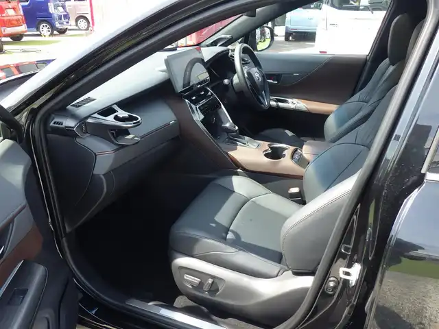 トヨタ ハリアー ハイブリッド Z レザーパッケージ 千葉県 2023(令5)年 1.5万km プレシャスブラックパール Toyota Safety Sense/・プリクラッシュセーフティ/・レーンディパーチャーアラート/・オートハイビーム/・レーダークルーズコントロール/・ブラインドスポットモニタ-/パワーバックドア/調光パノラマルーフ/ヘッドアップディスプレイ/ブラックレザーシート/前席パワーシート/エアシート/シートヒーター/ドライブレコーダー/革巻きステアリング/ステアリングスイッチ/ステアリングヒーター/ETC（2.0）/LEDヘッドライト/フォグライト/ウインカーミラー/クリアランスソナー/純正19インチアルミホイル/サイド/カーテンエアバッグ/スマートキー