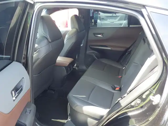トヨタ ハリアー ハイブリッド Z レザーパッケージ 千葉県 2023(令5)年 1.5万km プレシャスブラックパール Toyota Safety Sense/・プリクラッシュセーフティ/・レーンディパーチャーアラート/・オートハイビーム/・レーダークルーズコントロール/・ブラインドスポットモニタ-/パワーバックドア/調光パノラマルーフ/ヘッドアップディスプレイ/ブラックレザーシート/前席パワーシート/エアシート/シートヒーター/ドライブレコーダー/革巻きステアリング/ステアリングスイッチ/ステアリングヒーター/ETC（2.0）/LEDヘッドライト/フォグライト/ウインカーミラー/クリアランスソナー/純正19インチアルミホイル/サイド/カーテンエアバッグ/スマートキー