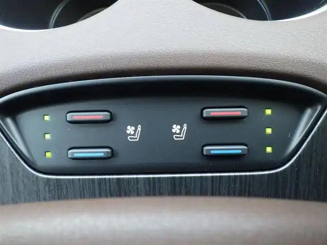 トヨタ ハリアー ハイブリッド Z レザーパッケージ 千葉県 2023(令5)年 1.5万km プレシャスブラックパール Toyota Safety Sense/・プリクラッシュセーフティ/・レーンディパーチャーアラート/・オートハイビーム/・レーダークルーズコントロール/・ブラインドスポットモニタ-/パワーバックドア/調光パノラマルーフ/ヘッドアップディスプレイ/ブラックレザーシート/前席パワーシート/エアシート/シートヒーター/ドライブレコーダー/革巻きステアリング/ステアリングスイッチ/ステアリングヒーター/ETC（2.0）/LEDヘッドライト/フォグライト/ウインカーミラー/クリアランスソナー/純正19インチアルミホイル/サイド/カーテンエアバッグ/スマートキー