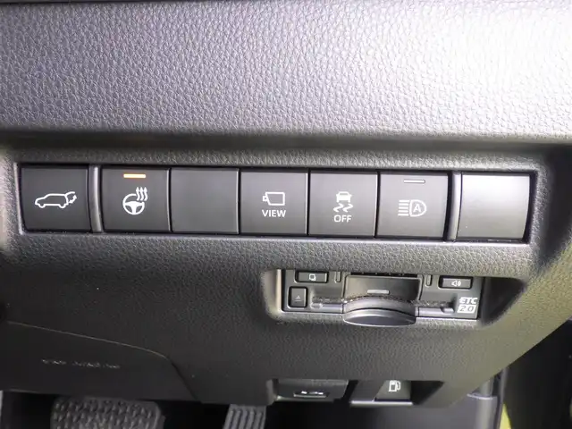 トヨタ ハリアー ハイブリッド Z レザーパッケージ 千葉県 2023(令5)年 1.5万km プレシャスブラックパール Toyota Safety Sense/・プリクラッシュセーフティ/・レーンディパーチャーアラート/・オートハイビーム/・レーダークルーズコントロール/・ブラインドスポットモニタ-/パワーバックドア/調光パノラマルーフ/ヘッドアップディスプレイ/ブラックレザーシート/前席パワーシート/エアシート/シートヒーター/ドライブレコーダー/革巻きステアリング/ステアリングスイッチ/ステアリングヒーター/ETC（2.0）/LEDヘッドライト/フォグライト/ウインカーミラー/クリアランスソナー/純正19インチアルミホイル/サイド/カーテンエアバッグ/スマートキー