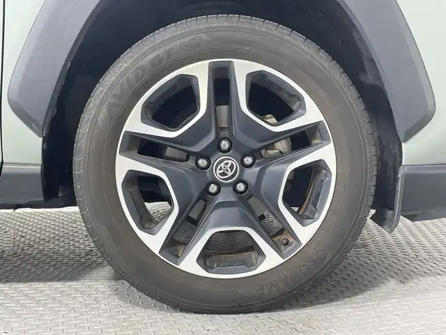 トヨタ ＲＡＶ４ アドベンチャー 神奈川県 2019(令1)年 5万km アッシュグレーメタリック/アーバンカーキ ４WD/純正7インチSDナビゲーション【NSCN-W68】/(CD/Bluetooth/ワンセグ)/バックカメラ/運転席パワーシート/レーダークルーズコントロール/レーンキープ/衝突軽減ブレーキ/ダウンヒルアシストコントロール/プッシュスタート/ビルトインETC/LEDヘッドランプ/フロントフォグランプ/オートライト/純正19インチアルミホイール/スマートキー/取説　/保証書/スペアキー