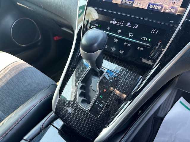 トヨタ ハリアー プレミアム 大阪府 2017(平29)年 7.6万km パール ワンオーナー/純正9型ナビ/Bluetooth/フルセグ/バックカメラ/トヨタセーフティセンス/電動リアゲート/運転席パワーシート/ハーフレザーシート/ビルトインETC2.0/LEDヘッドライト/ドアバイザー/プッシュスタート/スマートキー