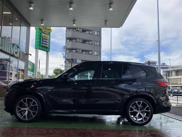 ＢＭＷ Ｘ５ xDrive 35d Mスポーツ 神奈川県 2019(令1)年 6.9万km サファイアブラックP 純正12.3インチワイドディスプレイHDDナビ/フルセグTV＆Bluetooth接続可能/ドライバーズアシスタント機能/：正面衝突軽減/：側面衝突軽減/：車線逸脱警告（ステアリングサポート）/：PDC（パークディスタンスコントロール）/：アクティブPDCブレーキ/：パーキングアシストプラス/ディスタンスコントロール/インテリジェントセーフティ/全方位カメラ/エクスクルーシブナッパレザーパッケージ/フロントパワーシート/前席シートヒーター/シートベンチレーション/ブラックルーフレール/アダプティブLEDヘッドライト/ミラー型ETC