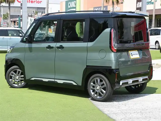 三菱 デリカミニ T プレミアム 千葉県 2025(令7)年 0.1千km 緑Ⅱ T　PREMIUM　9型ディスプレイオーディオ（121/330）　サイドデカール（33440）/e-Assist/・衝突被害軽減ブレーキシステム（FCM）/・誤発進抑制機能（前進＆後退時）（UMS）/・車線逸脱警報システム（LDW）/・レーダークルーズコントロールシステム（ACC）/・オートマチックハイビーム[AHB]/マイパイロット/ハンズフリー両側パワースライドドア/ディスプレイオーディオ/【Bluetooth接続】/【Apple CarPlay　Android Auto対応】/マルチアラウンドモニター/ハーフレザーシート/前席シートヒーター/デジタルインナーミラー/革巻きステアリング/ステアリングヒーター/ステアリングスイッチ/LEDヘッドライト/フォグライト/ウインカーミラー/コーナーセンサー/純正15インチアルミホイル/サイド/カーテンエアバッグ/キーレスオペレーションシステム