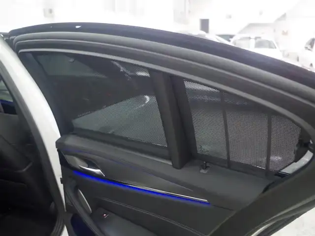 ＢＭＷ Ｍ５ 兵庫県 2018(平30)年 2.5万km 白 純正10.2型ナビ/フルセグTV/3Dビューカメラ/パーキングアシストプラス/ドライビングアシストプラス/・アクティブクルーズコントロール/・ステアリング/レーンコントロールアシスト/・レーンディパーチャーウォーニング/・レーンチェンジウォーニング/・アクティブサイドコリジョンプロテクション/・前後車接近警報機能/・衝突回避/被害軽減ブレーキ/・クロストラフィックウォーニング/IC付ツインターボ/LEDヘッドランプ/デュアルオートエアコン/本革巻きステアリング/パドルシフト/エクステンドレザーメリノシート/前席パワーシート/メモリ/前席シートヒーター/ベンチレーター/純正20インチアルミホイール/コンフォートアクセス/ディスプレイキー/禁煙車