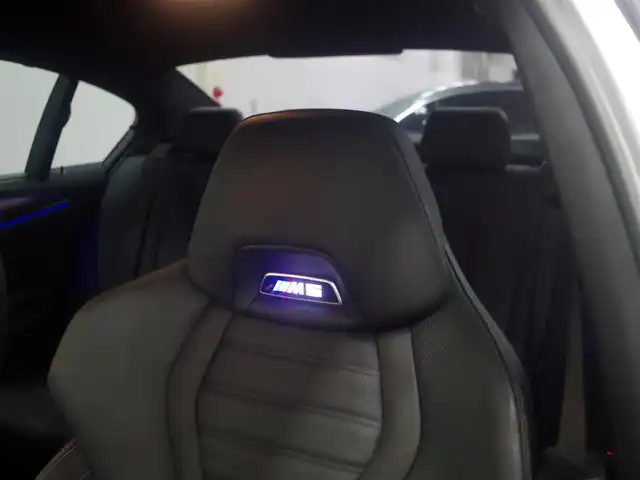 ＢＭＷ Ｍ５ 兵庫県 2018(平30)年 2.5万km 白 純正10.2型ナビ/フルセグTV/3Dビューカメラ/パーキングアシストプラス/ドライビングアシストプラス/・アクティブクルーズコントロール/・ステアリング/レーンコントロールアシスト/・レーンディパーチャーウォーニング/・レーンチェンジウォーニング/・アクティブサイドコリジョンプロテクション/・前後車接近警報機能/・衝突回避/被害軽減ブレーキ/・クロストラフィックウォーニング/IC付ツインターボ/LEDヘッドランプ/デュアルオートエアコン/本革巻きステアリング/パドルシフト/エクステンドレザーメリノシート/前席パワーシート/メモリ/前席シートヒーター/ベンチレーター/純正20インチアルミホイール/コンフォートアクセス/ディスプレイキー/禁煙車