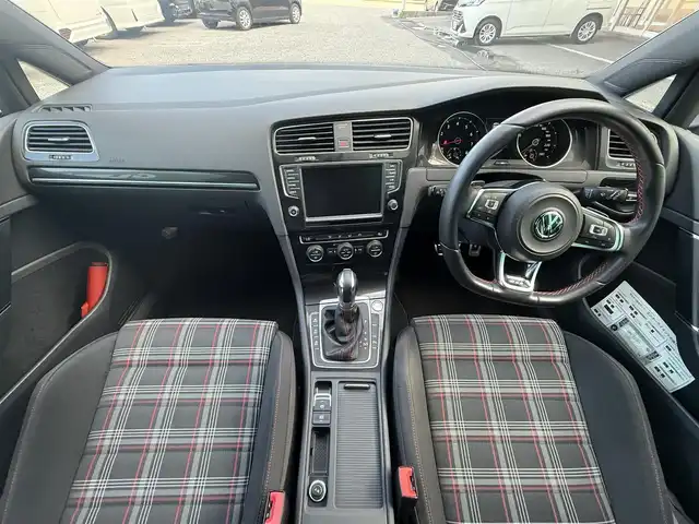 フォルクスワーゲン ゴルフ ＧＴＩ 千葉県 2014(平26)年 3.3万km シルバー SDナビ/(フルセグTV/CD/DVD/Bluetooth)/ドライブレコーダー　前のみ/ETC/パドルシフト/純正フロアマット/純正アルミホイール/レーダークルーズコントロール/レーンキープアシスト/横滑り防止装置/オートライト/スマートキー/スペアキー/プッシュエンジンスタート