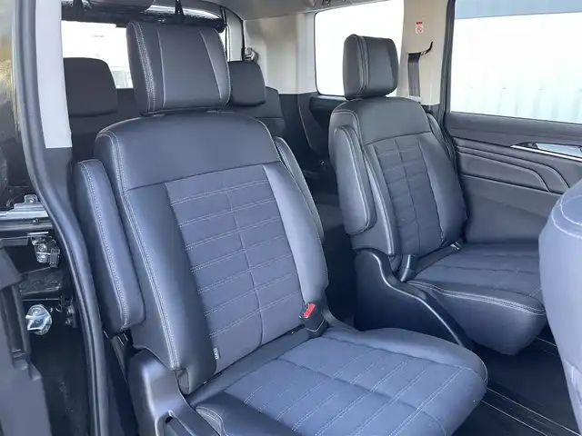 三菱 デリカＤ：５ シャモニー 佐賀県 2024(令6)年 3万km ブラックダイヤモンド パートタイム４WD/社外11インチメモリーナビゲーション/・フルセグTV/CD/DVD/SD/USB/HDMI/Bluetooth/バックカメラ/前後ドライブレコーダー/ビルトインETC/両側パワースライドドア/エレクトリックテールゲート/電子パーキングブレーキ/・AUTO HOLD機能/ハーフレザーシート/DN席シートヒーター/キャプテンシート/ISOFIX対応/パドルシフト/革巻きステアリング/ステアリングヒーター/ステアリングリモコン/純正18インチアルミホイール/純正LEDヘッドライト/・オートマチックハイビーム/純正LEDフォグランプ/社外オールシーズンフロアマット/純正ドアバイザ―/アダプティブクルーズコントロール/ブラインドスポットインフォメーション/車線逸脱警報機能/衝突軽減ブレーキ/横滑り防止装置