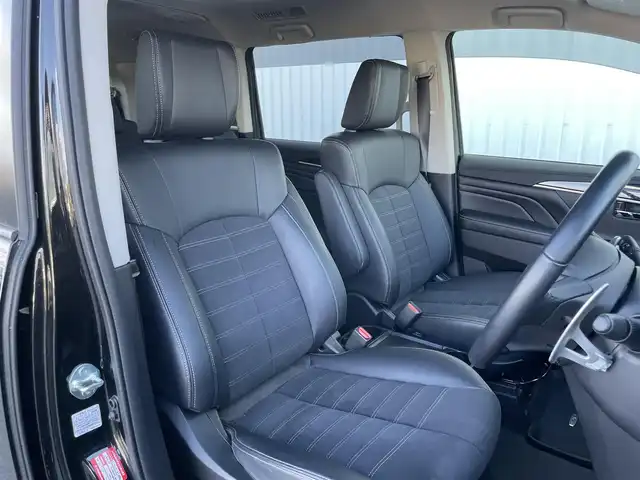 三菱 デリカＤ：５ シャモニー 佐賀県 2024(令6)年 3万km ブラックダイヤモンド パートタイム４WD/社外11インチメモリーナビゲーション/・フルセグTV/CD/DVD/SD/USB/HDMI/Bluetooth/バックカメラ/前後ドライブレコーダー/ビルトインETC/両側パワースライドドア/エレクトリックテールゲート/電子パーキングブレーキ/・AUTO HOLD機能/ハーフレザーシート/DN席シートヒーター/キャプテンシート/ISOFIX対応/パドルシフト/革巻きステアリング/ステアリングヒーター/ステアリングリモコン/純正18インチアルミホイール/純正LEDヘッドライト/・オートマチックハイビーム/純正LEDフォグランプ/社外オールシーズンフロアマット/純正ドアバイザ―/アダプティブクルーズコントロール/ブラインドスポットインフォメーション/車線逸脱警報機能/衝突軽減ブレーキ/横滑り防止装置