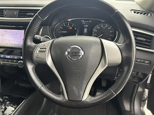 日産 エクストレイル 20X エマージェンシーブレーキ 道央・札幌 2016(平28)年 6.6万km ダークメタルグレー ・４WD/・純正ナビ/　CD/DVD/SD/BT/TV/・バックカメラ/・ビルトインETC/・純正前方ドライブレコーダー/・エマージェンシーブレーキ/・レーンキープアシスト/・クリアランスソナー/・ダウンヒルアシストコントロール/・カプロンシート/・前席シートヒーター/・ミラーヒーター/・HIDヘッドライト/・フォグライト/・オートライト/・純正フロアマット/・ドアバイザー