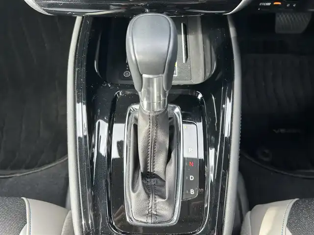 ホンダ ヴェゼル ハイブリッド e:HEV Z PLaYパッケージ 鹿児島県 2024(令6)年 2万km ブルーグリーン ワンオーナー/ガラスルーフ/純正メモリナビ/　　BT/フルセグ/アラウンドビューモニター/レーダークルーズコントロール/LEDヘッドライト/ハーフレザーシート/純正18インチAW/スマートキー/純正ビルトインETC2.0/ステアリングヒーター