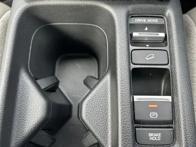 ホンダ ヴェゼル ハイブリッド e:HEV Z PLaYパッケージ 鹿児島県 2024(令6)年 2万km ブルーグリーン ワンオーナー/ガラスルーフ/純正メモリナビ/　　BT/フルセグ/アラウンドビューモニター/レーダークルーズコントロール/LEDヘッドライト/ハーフレザーシート/純正18インチAW/スマートキー/純正ビルトインETC2.0/ステアリングヒーター