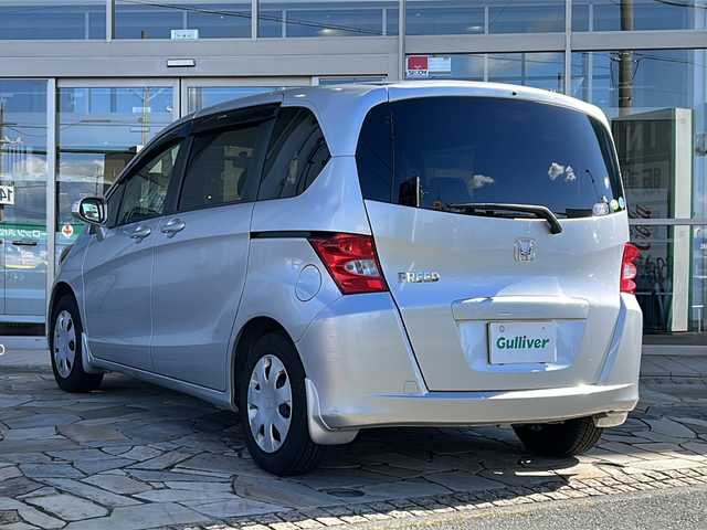 ホンダ フリード G ジャストセレクション 静岡県 2009(平21)年 5.2万km アラバスターシルバーメタリック 社外ナビ（AM FM CD ワンセグテレビ iPod）/片側パワースライドドア/チップアップシート/3列シート/ETC/純正フロアマット/キノセンヘッドライト/オートライト/リモコンキー/スペアキー×１/パワーステアリング/パワーウィンドウ/オートエアコン/ABS/取扱説明書/保証書