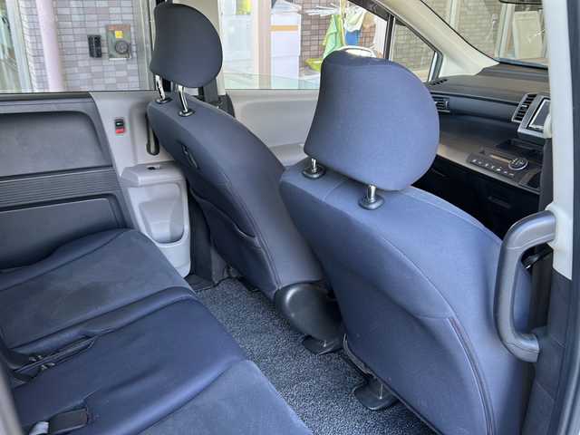 ホンダ フリード G ジャストセレクション 静岡県 2009(平21)年 5.2万km アラバスターシルバーメタリック 社外ナビ（AM FM CD ワンセグテレビ iPod）/片側パワースライドドア/チップアップシート/3列シート/ETC/純正フロアマット/キノセンヘッドライト/オートライト/リモコンキー/スペアキー×１/パワーステアリング/パワーウィンドウ/オートエアコン/ABS/取扱説明書/保証書