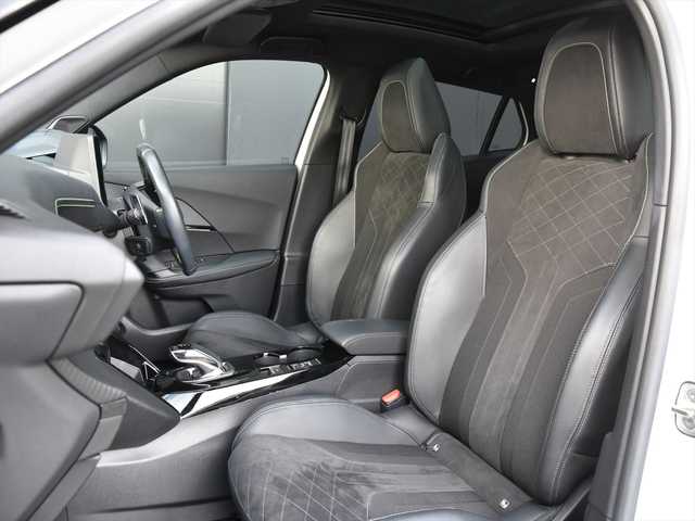 プジョー プジョー ２００８ GT ドライブエディション 和歌山県 2021(令3)年 3.8万km パール パノラマSR /純ナビ /TV /Bカメラ /CarPlay /ACC /ブラインドスポット /パークアシスト /ワイヤレス充電 /ハーフレザー /シートヒーター /アンビエントライト /スマートキー /純18incAW /LEDライト /ETC/取扱説明書
