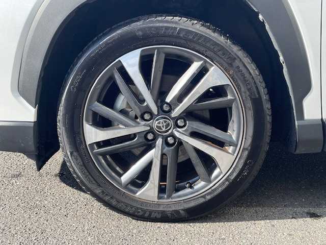 トヨタ カローラ クロス ハイブリッド Z 青森県 2023(令5)年 3.2万km プラチナホワイトパールマイカ ワンオーナー/純正ナビ（BlueTooth/フルセグ/DVD）/トヨタセーフティセンス/全周囲カメラ/バックカメラ/ハンドルヒーター/AC100V/純正エンジンスターター/ハーフレザーシート/D/N席シートヒーター/VIEWカメラ/オートライト/フォグランプ/寒冷地仕様/ハンズフリーパワーバックドア/純正225/50/18インチAW（夏装着）/社外215/60/17インチAW（冬VRX3）/保証書/取扱説明書