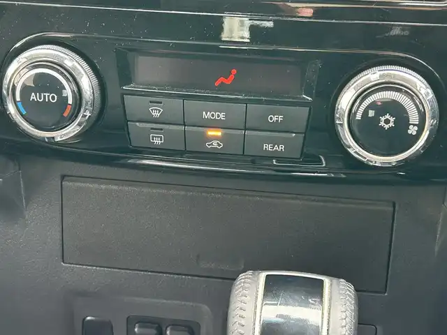 三菱 パジェロ ロング エクシード 和歌山県 2016(平28)年 7.9万km ウォームホワイトパール ディーゼル/サンルーフ/社外メモリナビ/フルセグTV/FM/AM/CD/DVD/Bluetooth/USB/SD/VTR/バックカメラ/ETC/前席シートヒーター/キーレス/スペアキー/HIDヘッドライト/フロント/リアフォグ/オートハイビーム/クルーズコントロール/純正17インチAW/純正フロアマット/純正ドアバイザー/取扱説明書/保証書