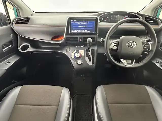 トヨタ シエンタ ハイブリッド G クエロ 熊本県 2018(平30)年 7.7万km ブラックマイカ/ラディアントグリーンメタリック 2トーン 純正ナビ（ＣＤ・フルセグ・ＢＴ・ＳＤ）/全周囲カメラ　/ビルトインＥＴＣ　/両側パワースライドドア　/前後クリアランスソナー　/クルーズコントロール　/衝突軽減ブレーキ　/レーンキープアシスト　/横滑り防止　/ハーフレザーシート/純正フロアマット/純正16インチAW/オートライト/オートマチックハイビーム/LEDヘッドライト/フォグランプ/スマートキー/プッシュスタート/スペアキー1本