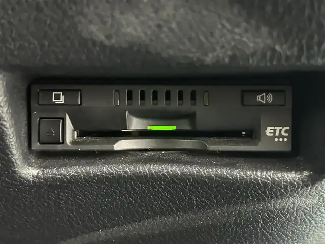 トヨタ シエンタ ハイブリッド G クエロ 熊本県 2018(平30)年 7.7万km ブラックマイカ/ラディアントグリーンメタリック 2トーン 純正ナビ（ＣＤ・フルセグ・ＢＴ・ＳＤ）/全周囲カメラ　/ビルトインＥＴＣ　/両側パワースライドドア　/前後クリアランスソナー　/クルーズコントロール　/衝突軽減ブレーキ　/レーンキープアシスト　/横滑り防止　/ハーフレザーシート/純正フロアマット/純正16インチAW/オートライト/オートマチックハイビーム/LEDヘッドライト/フォグランプ/スマートキー/プッシュスタート/スペアキー1本