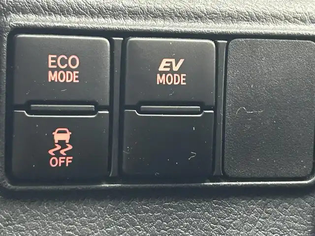 トヨタ シエンタ ハイブリッド G クエロ 熊本県 2018(平30)年 7.7万km ブラックマイカ/ラディアントグリーンメタリック 2トーン 純正ナビ（ＣＤ・フルセグ・ＢＴ・ＳＤ）/全周囲カメラ　/ビルトインＥＴＣ　/両側パワースライドドア　/前後クリアランスソナー　/クルーズコントロール　/衝突軽減ブレーキ　/レーンキープアシスト　/横滑り防止　/ハーフレザーシート/純正フロアマット/純正16インチAW/オートライト/オートマチックハイビーム/LEDヘッドライト/フォグランプ/スマートキー/プッシュスタート/スペアキー1本