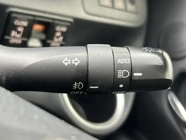 トヨタ シエンタ ハイブリッド G クエロ 熊本県 2018(平30)年 7.7万km ブラックマイカ/ラディアントグリーンメタリック 2トーン 純正ナビ（ＣＤ・フルセグ・ＢＴ・ＳＤ）/全周囲カメラ　/ビルトインＥＴＣ　/両側パワースライドドア　/前後クリアランスソナー　/クルーズコントロール　/衝突軽減ブレーキ　/レーンキープアシスト　/横滑り防止　/ハーフレザーシート/純正フロアマット/純正16インチAW/オートライト/オートマチックハイビーム/LEDヘッドライト/フォグランプ/スマートキー/プッシュスタート/スペアキー1本