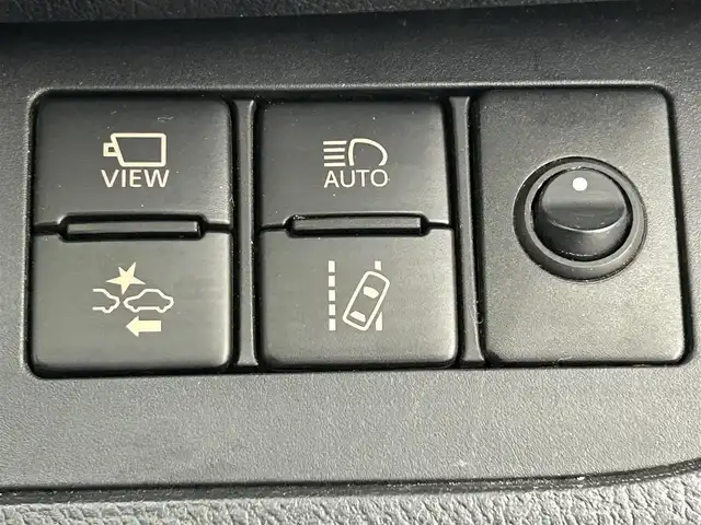 トヨタ シエンタ ハイブリッド G クエロ 熊本県 2018(平30)年 7.7万km ブラックマイカ/ラディアントグリーンメタリック 2トーン 純正ナビ（ＣＤ・フルセグ・ＢＴ・ＳＤ）/全周囲カメラ　/ビルトインＥＴＣ　/両側パワースライドドア　/前後クリアランスソナー　/クルーズコントロール　/衝突軽減ブレーキ　/レーンキープアシスト　/横滑り防止　/ハーフレザーシート/純正フロアマット/純正16インチAW/オートライト/オートマチックハイビーム/LEDヘッドライト/フォグランプ/スマートキー/プッシュスタート/スペアキー1本