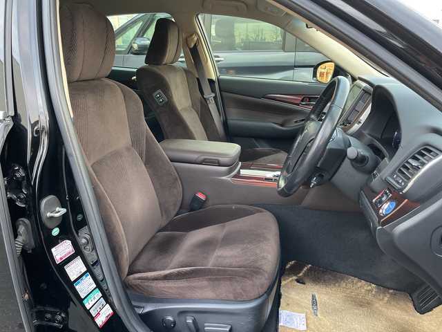 トヨタ クラウン ハイブリッド ロイヤルサルーン Four 青森県 2014(平26)年 19.4万km ブラック 4WD/純正HDDナビ・フルセグTV/バックカメラ/前席パワーシート・シートヒーター/ステアリングヒーター/クルーズコントロール/純正ビルトインETC/純正エンジンスターター/純正フロアマット/電動リアサンシェード/HIDヘッドライト/LEDフォグランプ/社外16インチアルミ